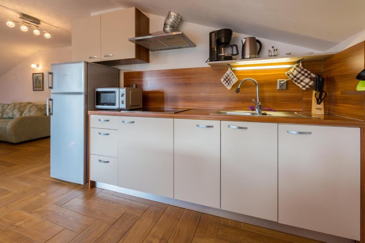Jasminka Loncaric Apartment Crikvenica Exterior photo