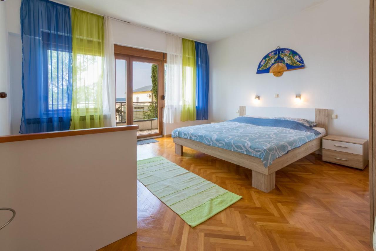 Jasminka Loncaric Apartment Crikvenica Exterior photo