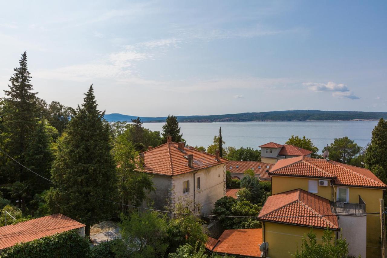 Jasminka Loncaric Apartment Crikvenica Exterior photo