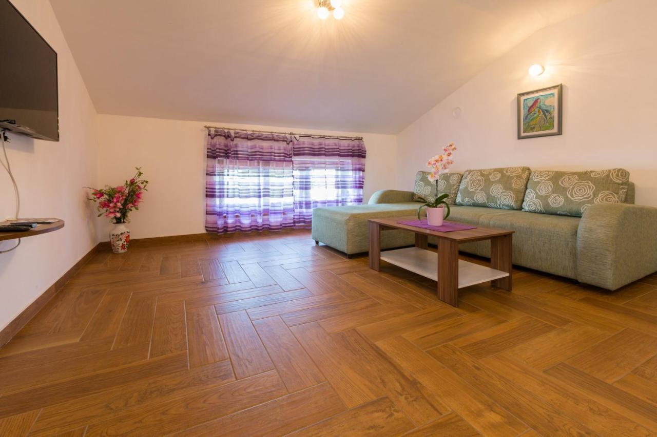 Jasminka Loncaric Apartment Crikvenica Exterior photo