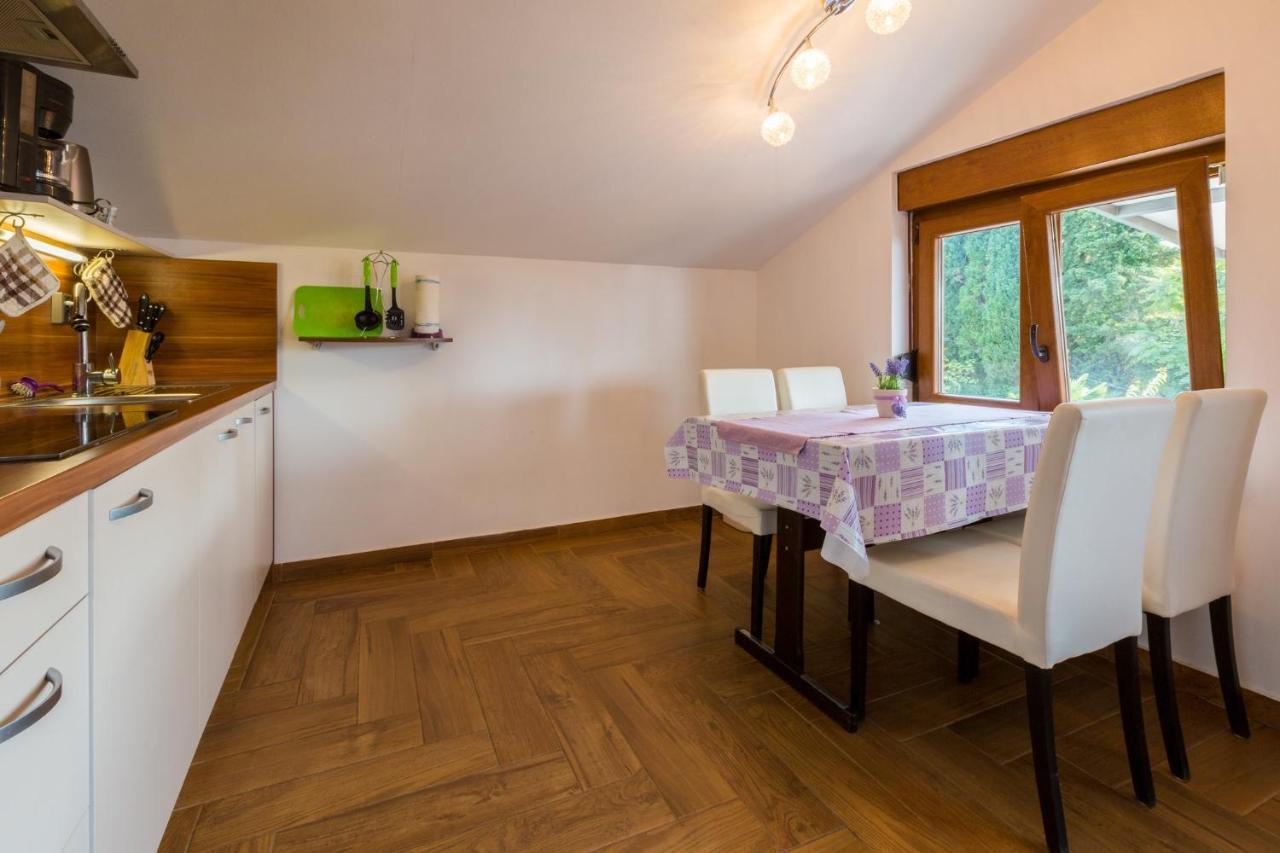 Jasminka Loncaric Apartment Crikvenica Exterior photo